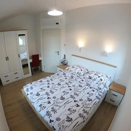 Holiday home Brsec